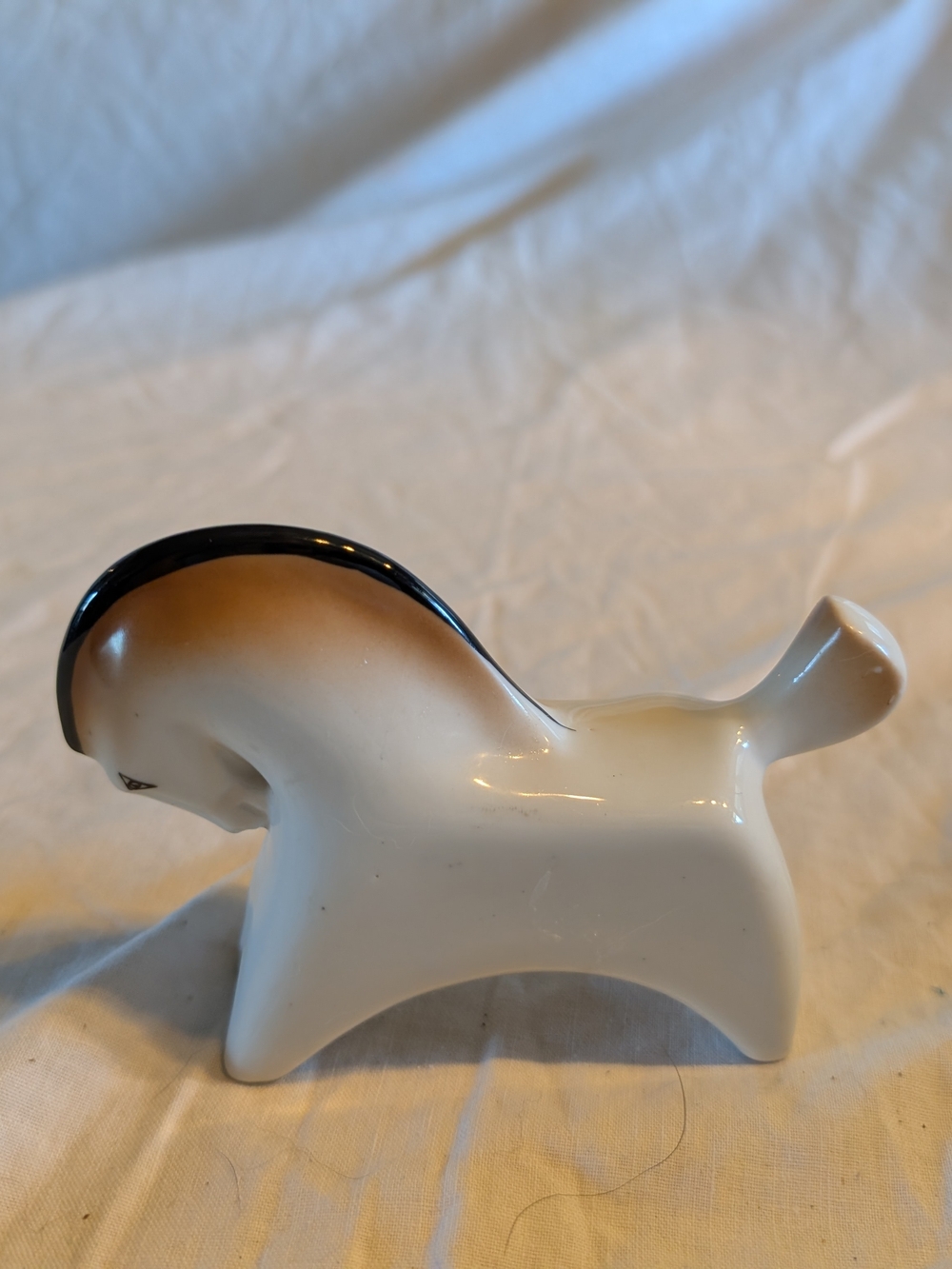 2/60$ Vintage Hollóházi Ceramic Horse Figurine in White, Brown and Black - Picture 3 of 7